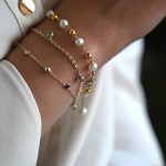 Βραχιόλι επιχρυσωμένο με κρεμαστές πέτρες